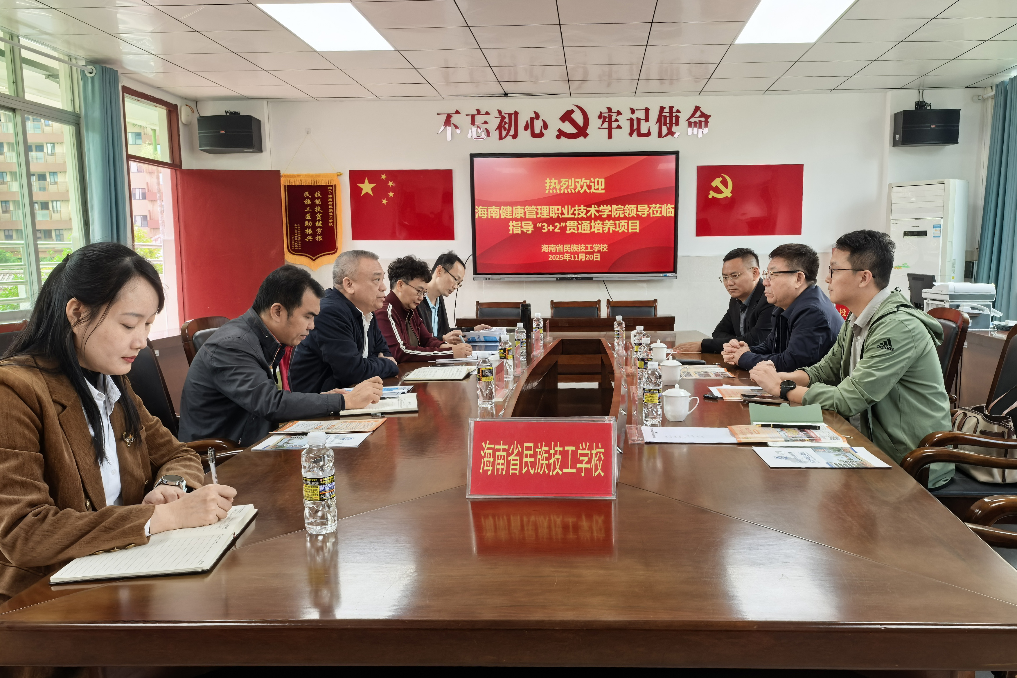 1763777852188216.jpg 1763777852188216.jpg