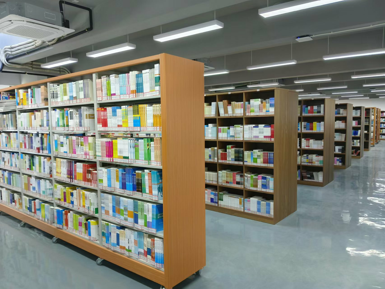 椰風書海 靜享新知——海南東方新絲路職業學院圖書館閱覽室介紹