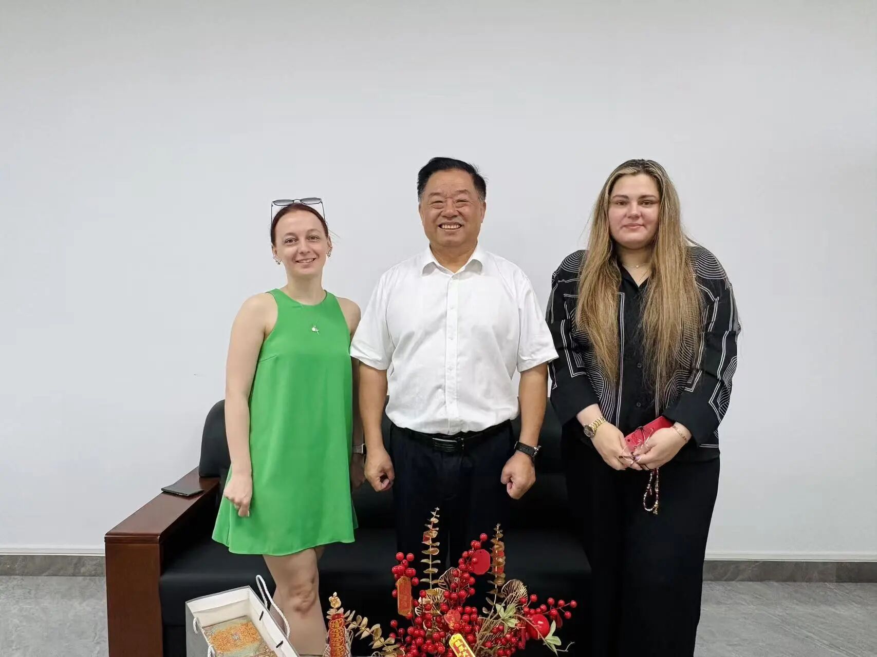 以舞為橋，融通中外｜俄羅斯鄂木斯克國立大學舞蹈專家蒞臨我校開展國際交流活動
