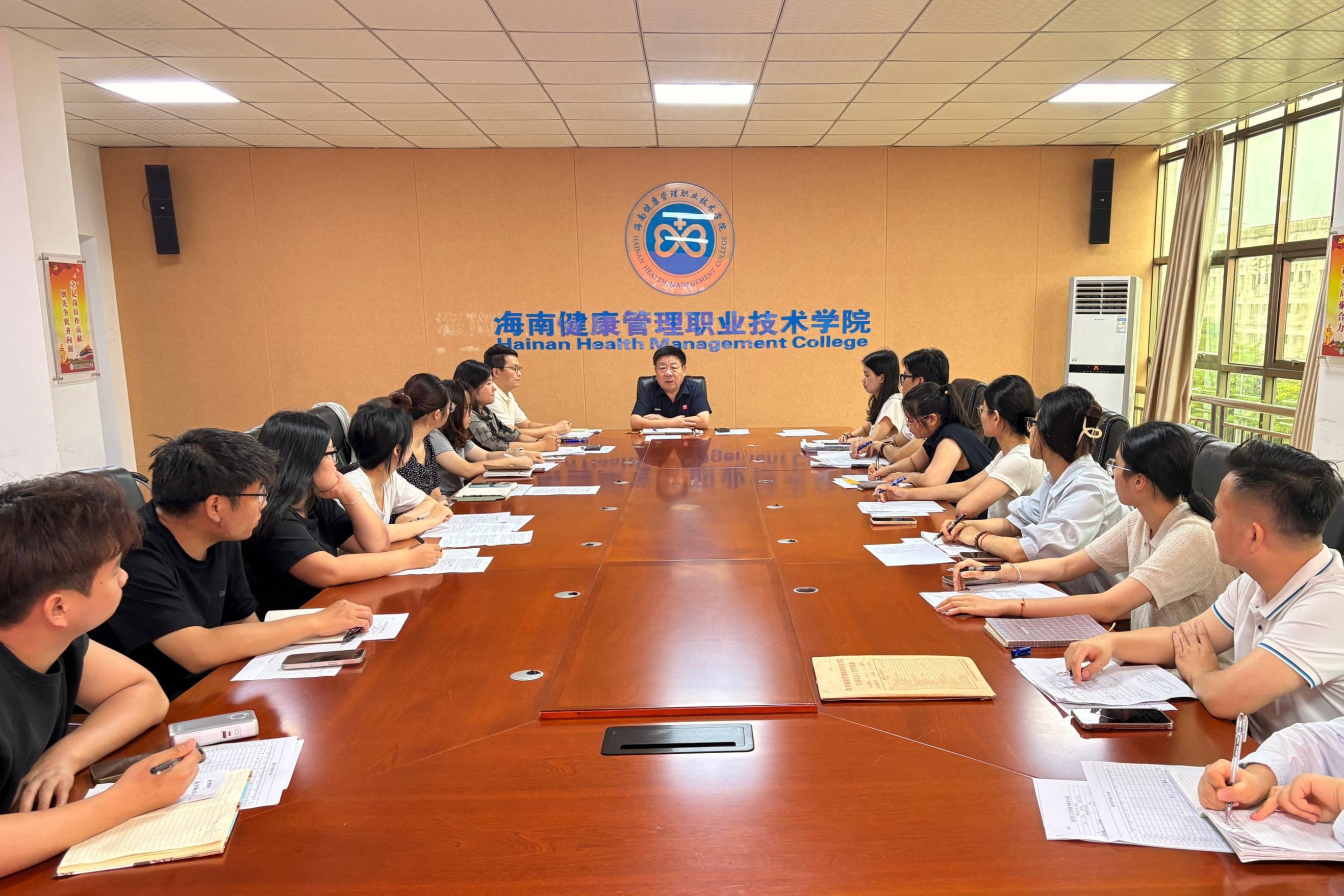 月度考核促提升 聚焦重點明方向——學院召開4月份輔導員考核會議